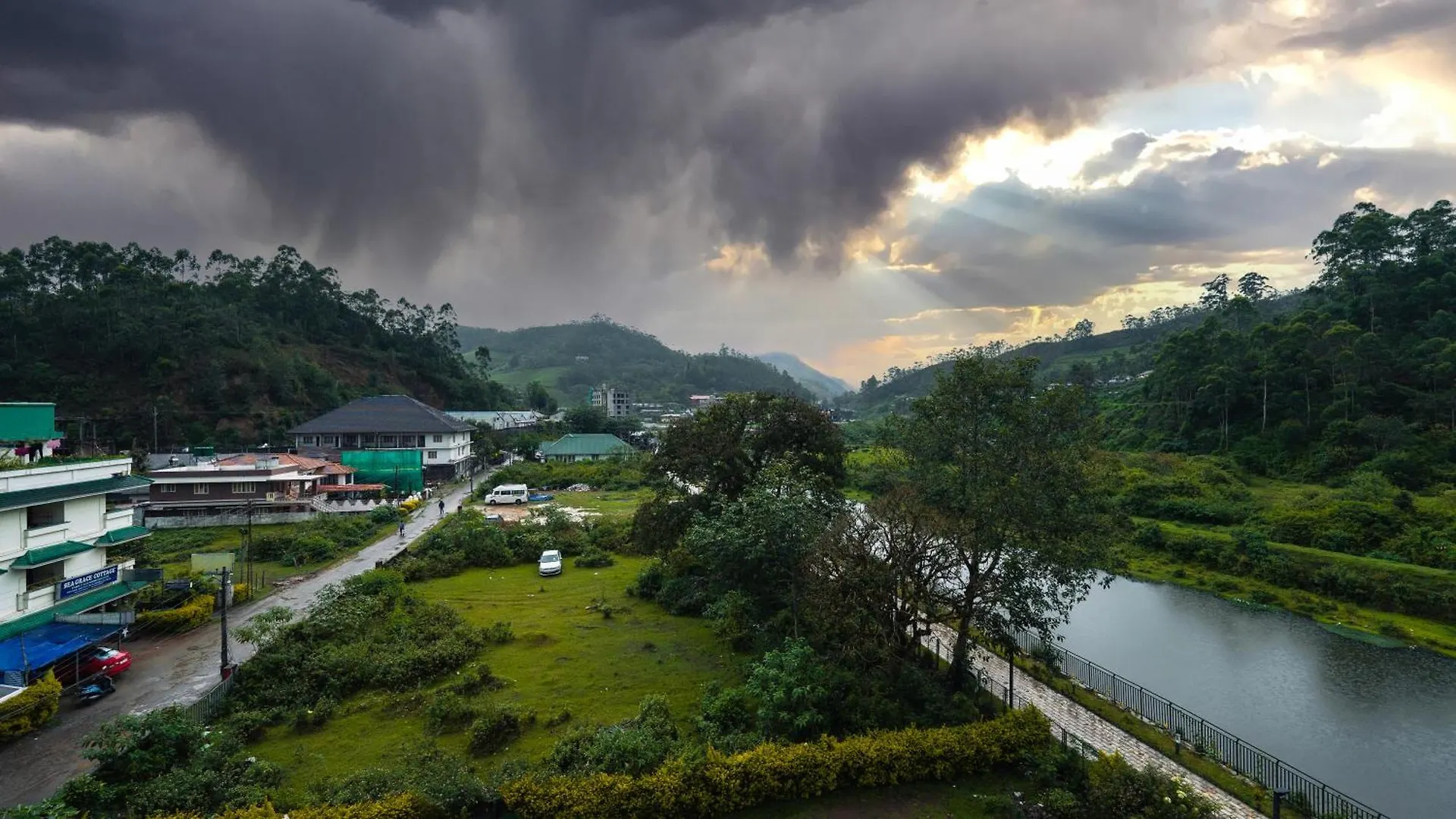 Westwood Riverside Munnar Hotel