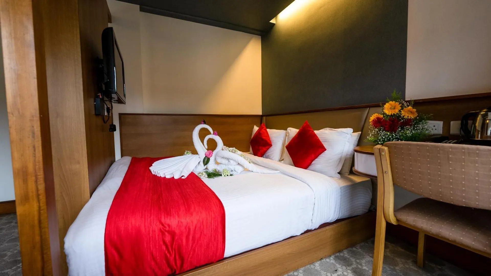 Westwood Riverside Munnar Hotel