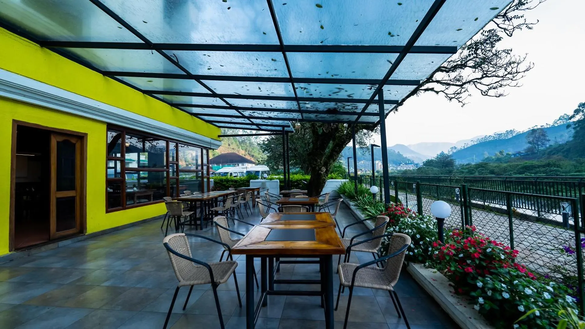 Westwood Riverside Munnar Hotel